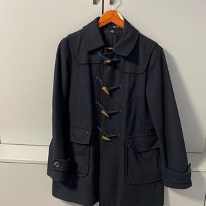 Gap 80% wool coat . Navy blue . Size m . Two deep pockets .Excellent condition.